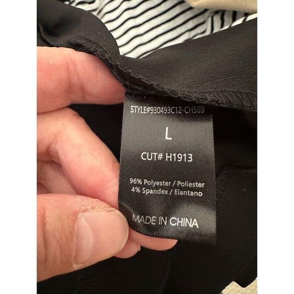 🐆 Stylish, thin back blazer with leopard print sleeve cuffs. Super cute! 💛🤎🖤 - Picture 7 of 7